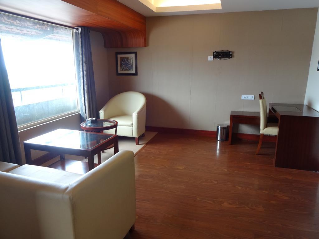 Paramount Tower Kozhikode Extérieur photo